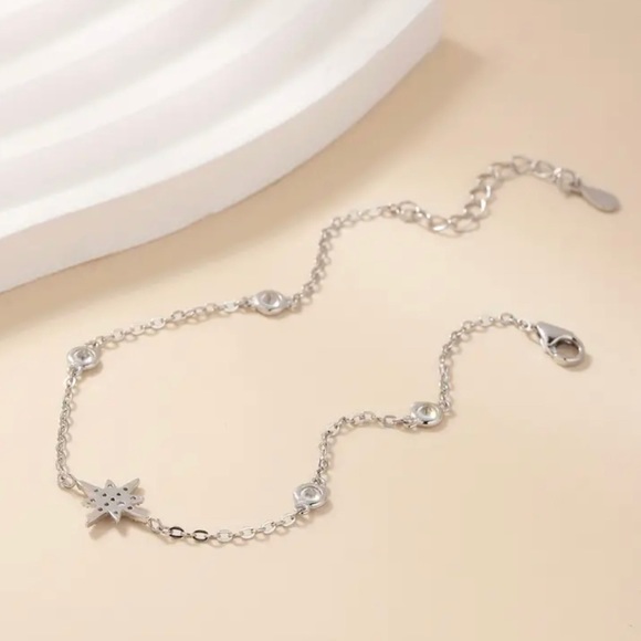 925 Silver Thin Chain Elegant Star Bracelet New in Box With Gift Box - Picture 3 of 6